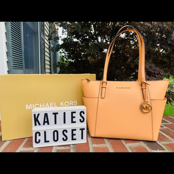 NWT MICHAEL KORS SHOULDER BAG! - Picture 2 of 7